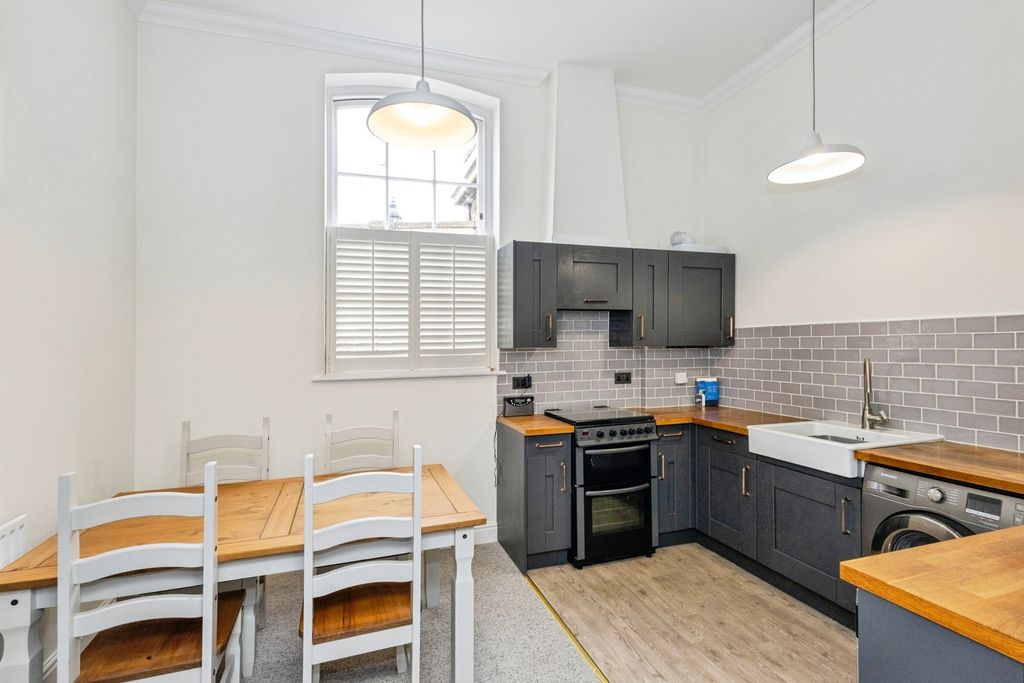 Property photo 2 of 15 Pbox-Img.Jpg