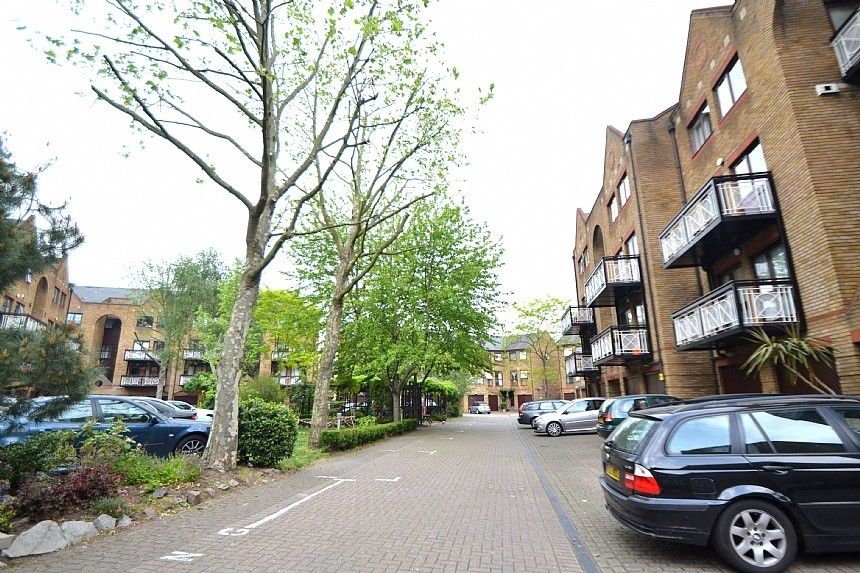 Property photo 2 of 11