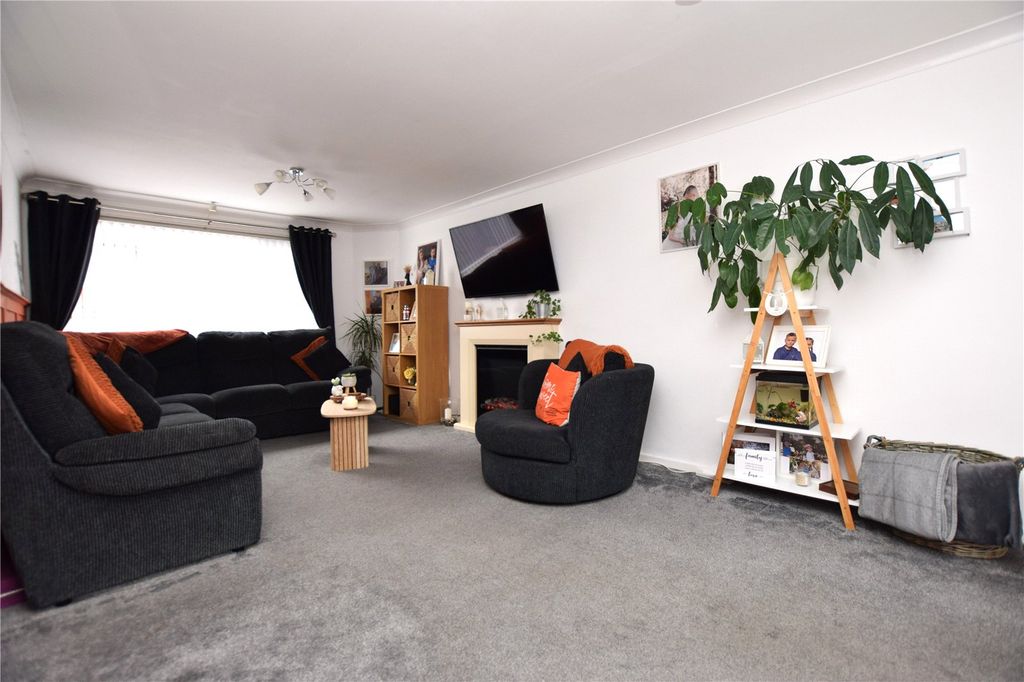 Property photo 3 of 18 Picture No. 05