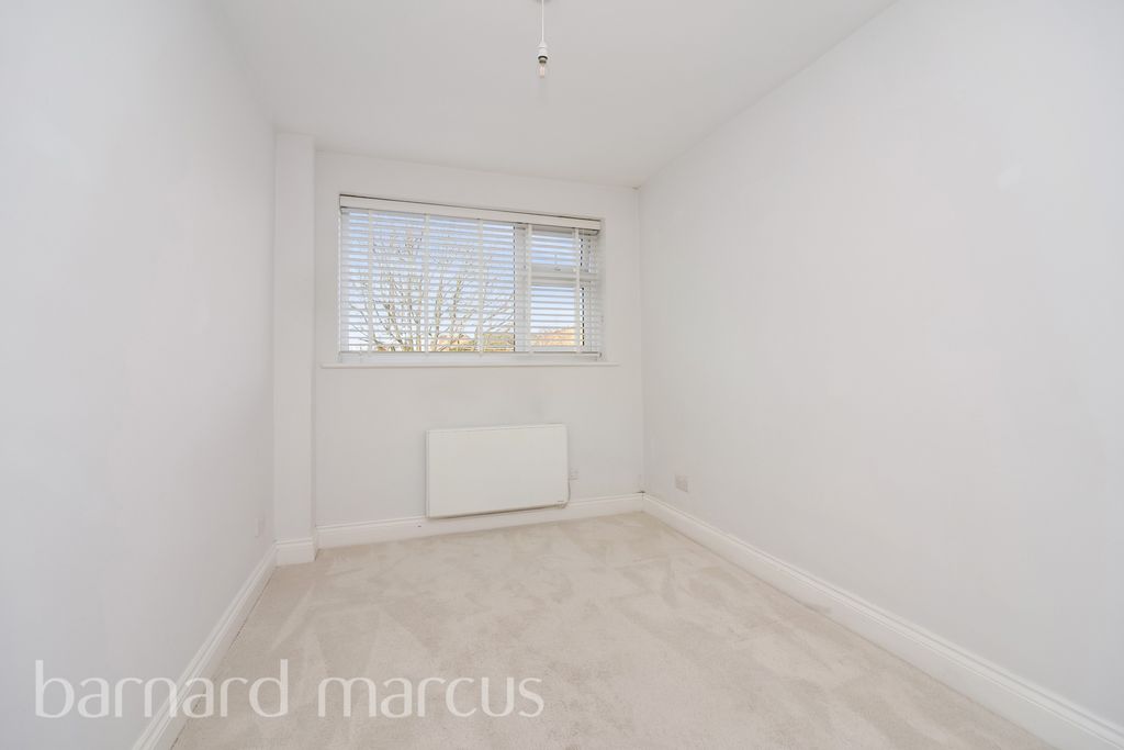 Property photo 3 of 7 Bedroom