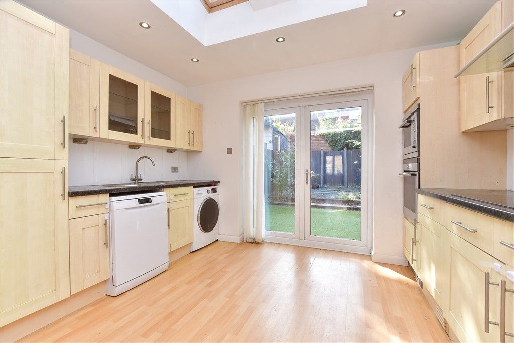 Property photo 2 of 17 Kitchen