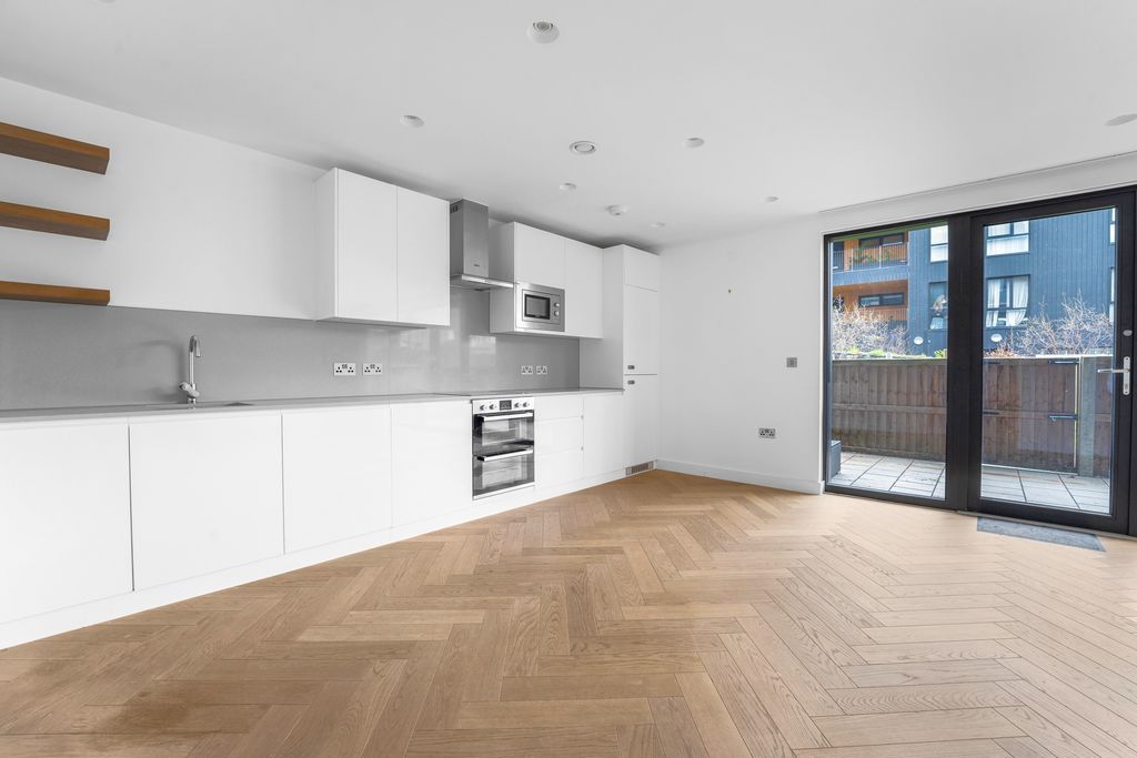 Property photo 2 of 17 Kitchen