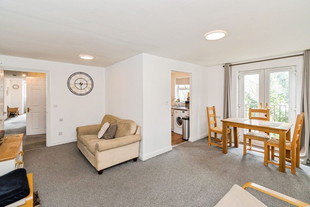 Property photo 2 of 8 Pbox-Img.Jpg