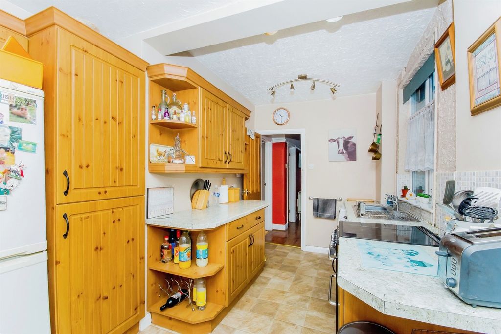 Property photo 3 of 15