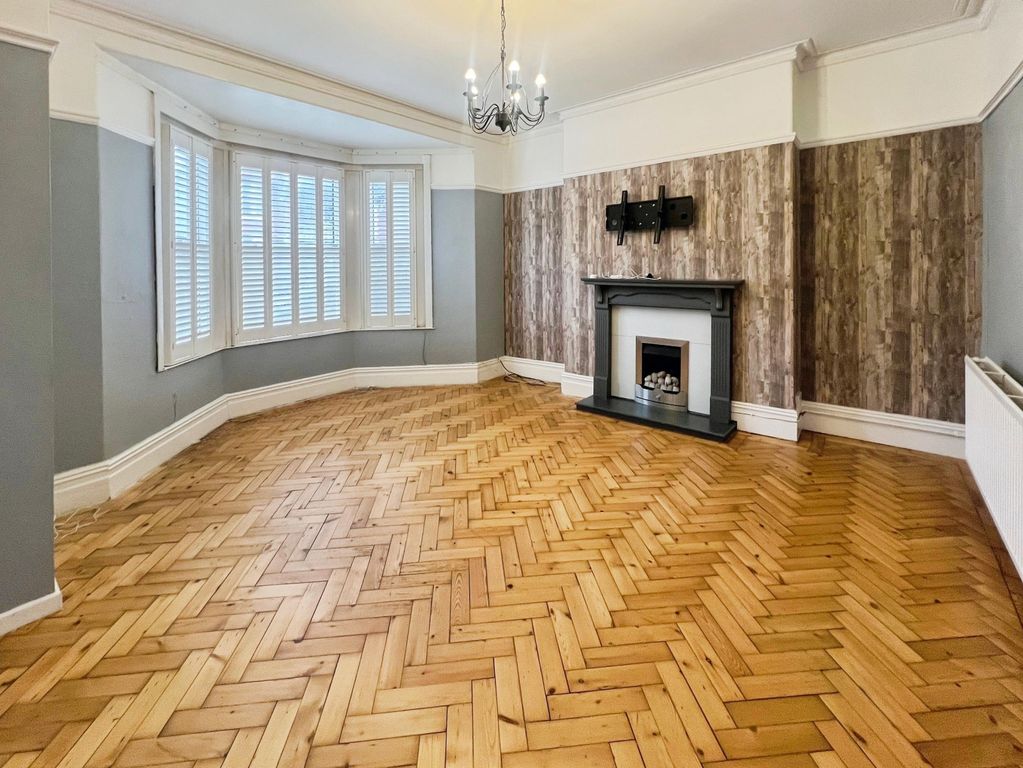 Property photo 1 of 5 Living Room