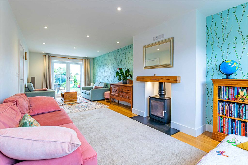 Property photo 3 of 35 Living Room