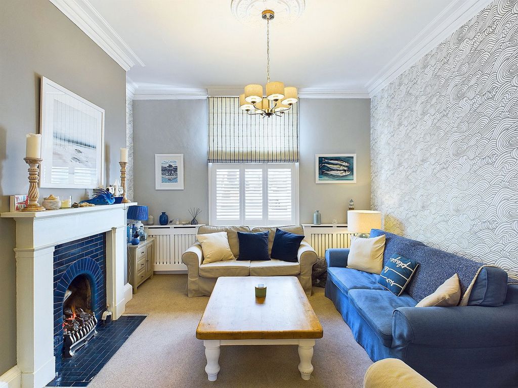 Property photo 2 of 21