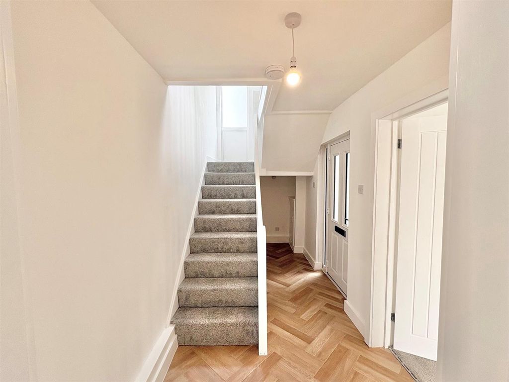 Property photo 3 of 13 Hall.Jpg