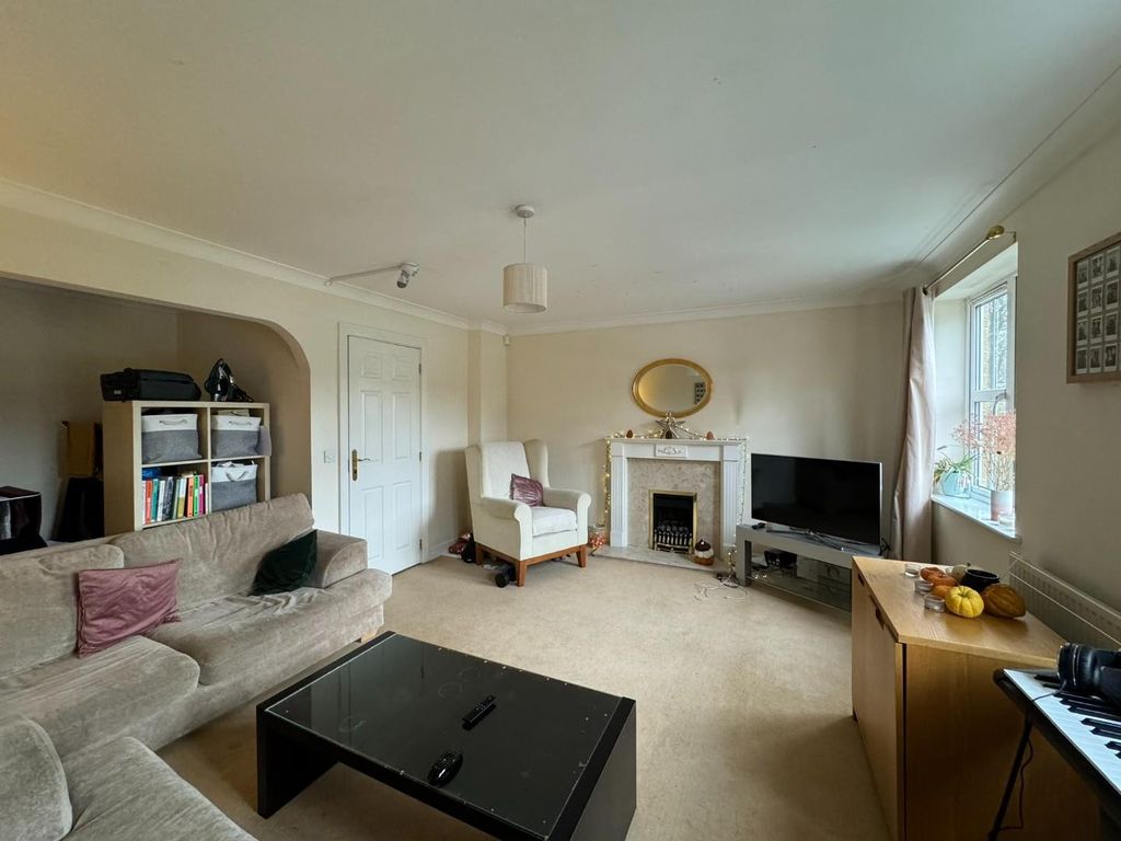 Property photo 3 of 25