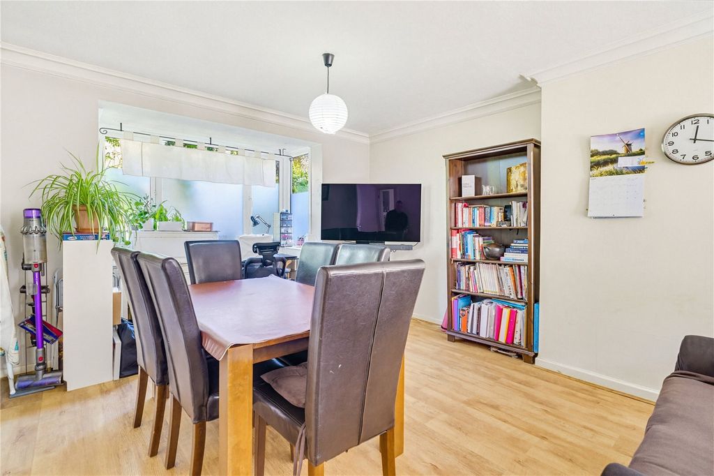 Property photo 3 of 11 Picture No. 18