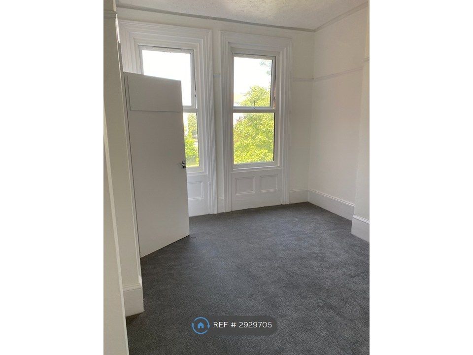 Property photo 2 of 10 Master Bedroom