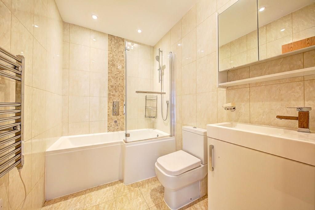 Property photo 1 of 6 Ibx04 - Bathroom.Jpg