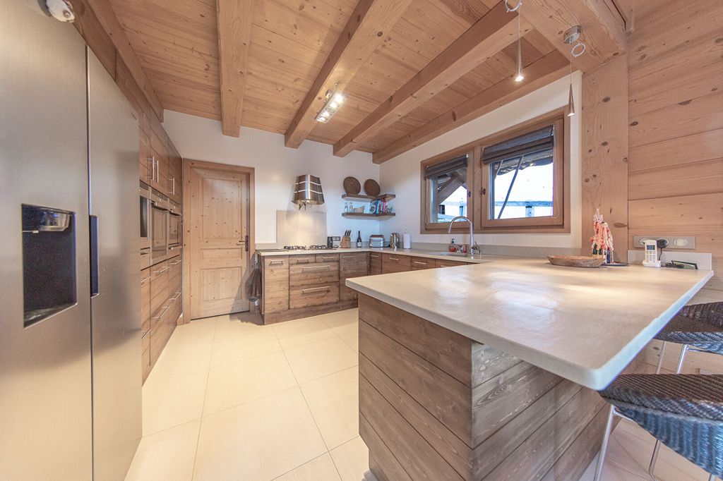 Property photo 3 of 8 Morzine Chalet For S