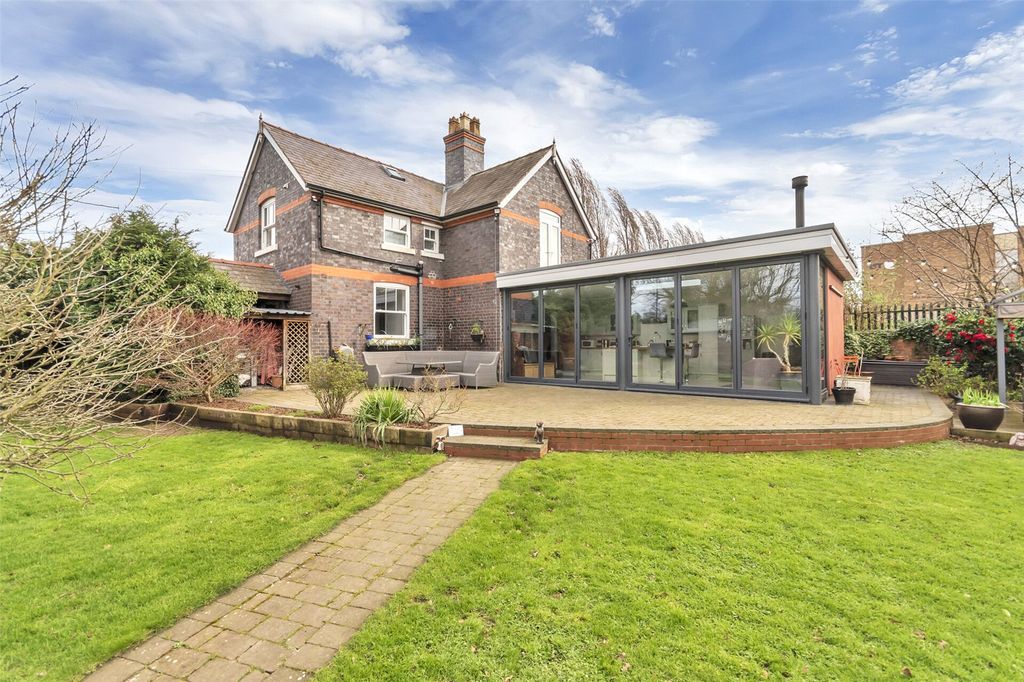 Property photo 1 of 20 Picture No. 12