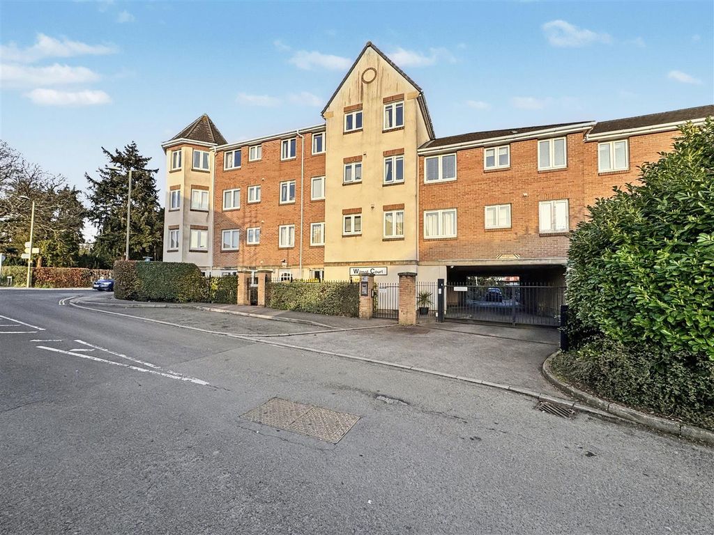 Property photo 1 of 8 Front