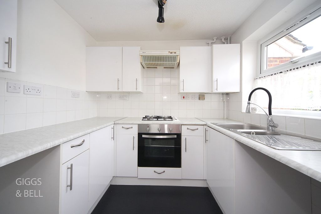 Property photo 3 of 17 5198742