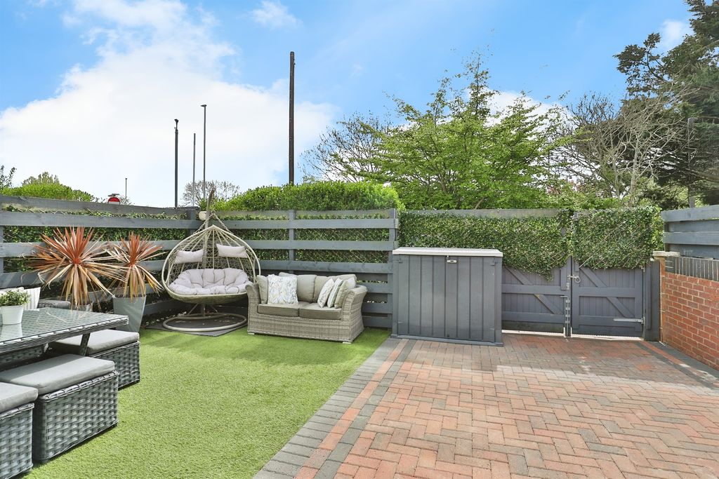 Property photo 2 of 18