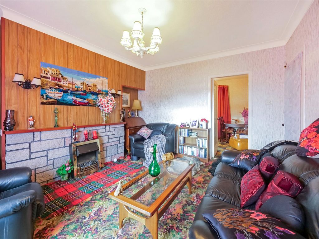 Property photo 2 of 12 Living Room
