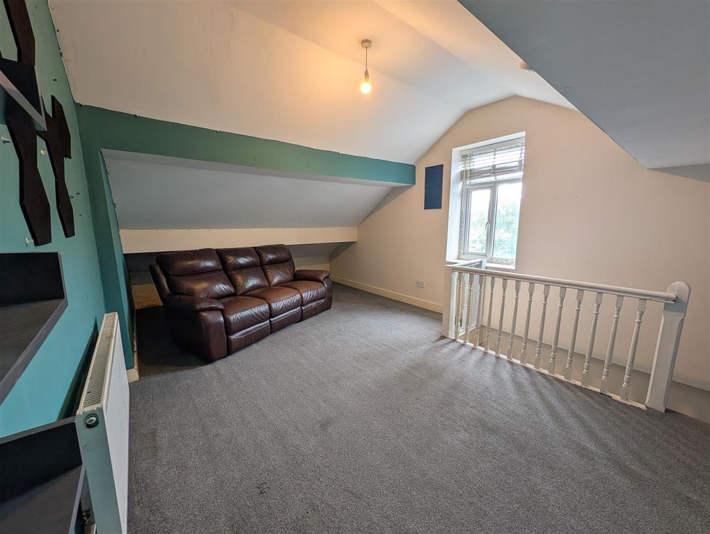 Property photo 1 of 12 Living Room