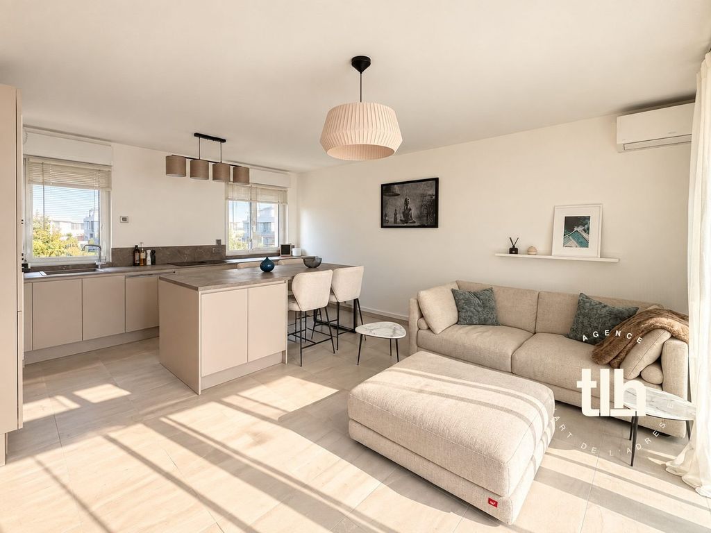Property photo 1 of 13 64 m² Two-Bedroom Apartment With 30 m² Terrace And Parking Space