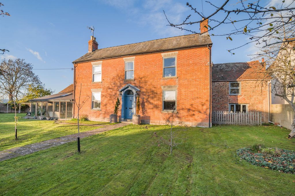 Property photo 1 of 37