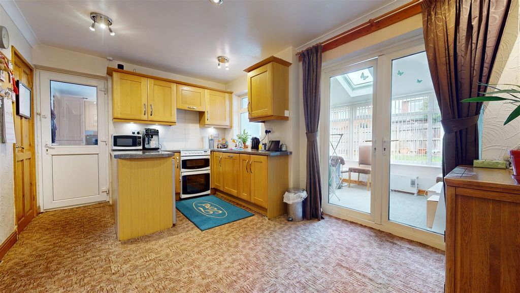 Property photo 3 of 15 03032026_235830.Jpg