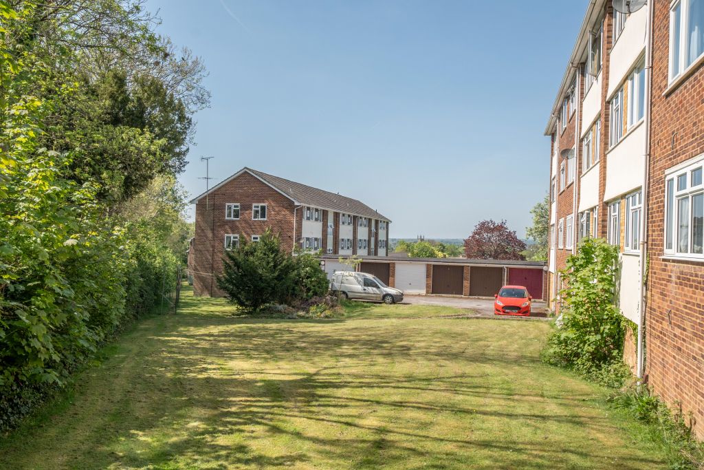 Property photo 2 of 23