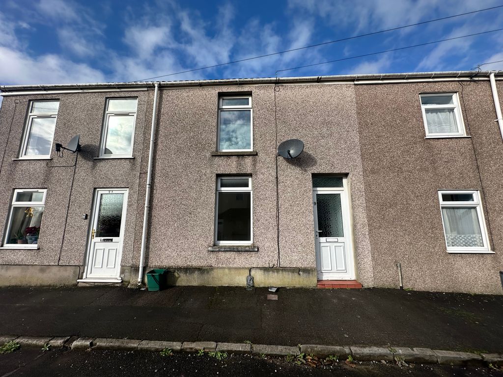 Property photo 1 of 8