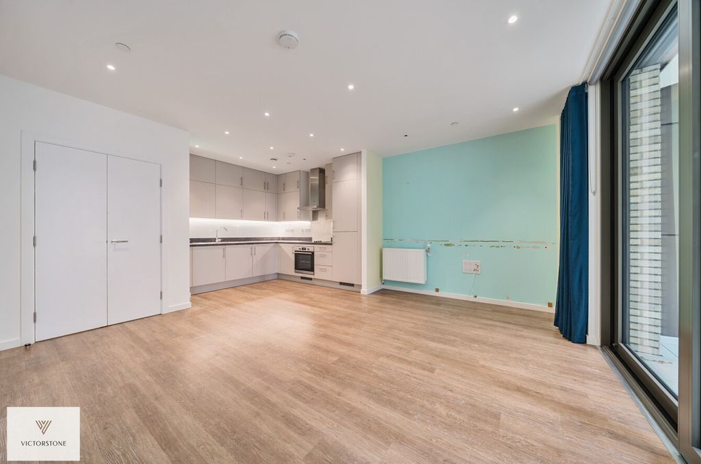 Property photo 1 of 17 4054560
