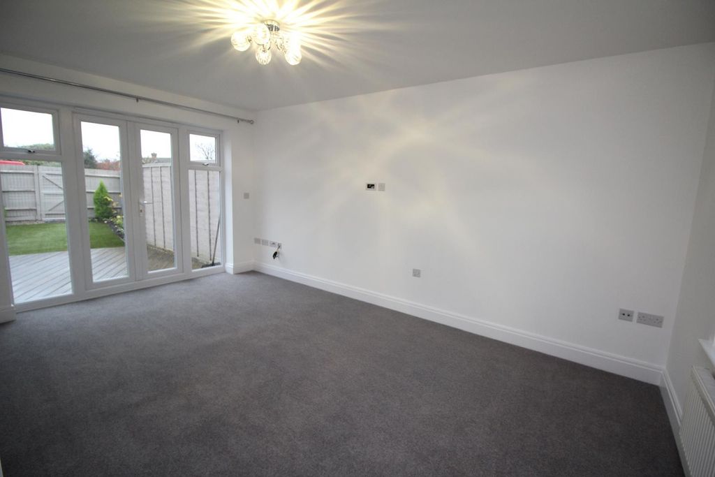 Property photo 2 of 5 Lounge