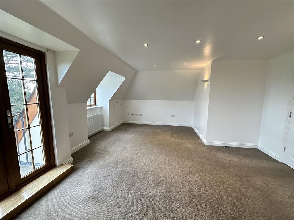 Property photo 3 of 22 20260326_153603250_Ios.Jpg