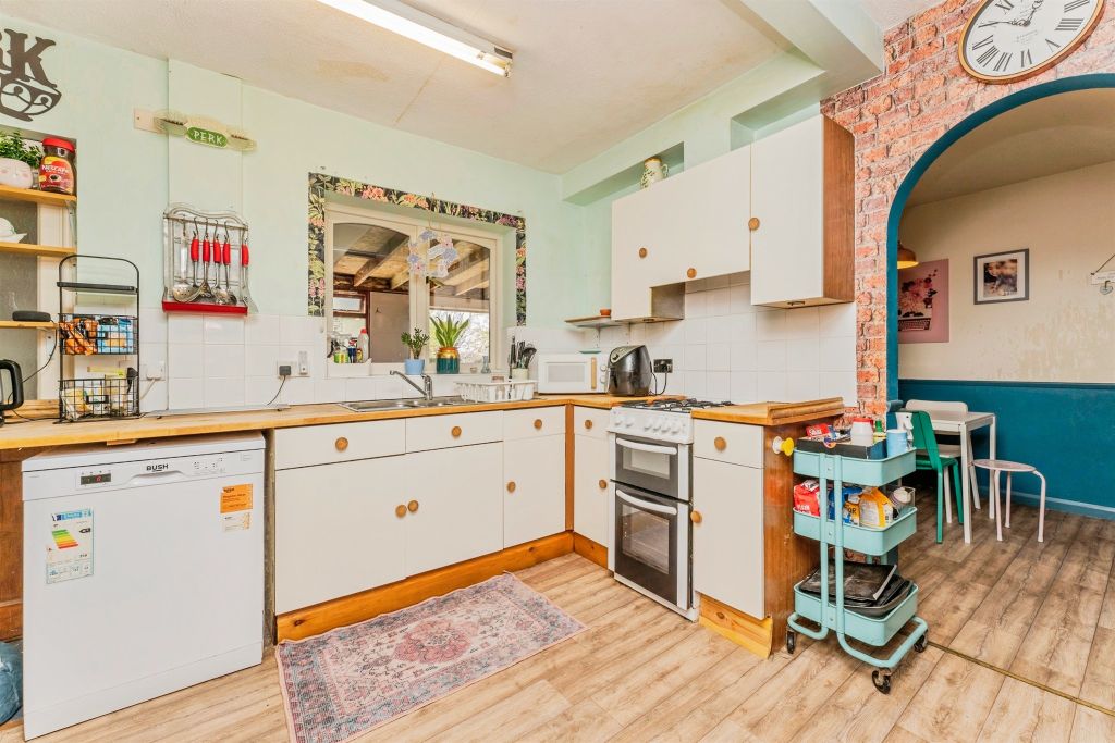 Property photo 2 of 17