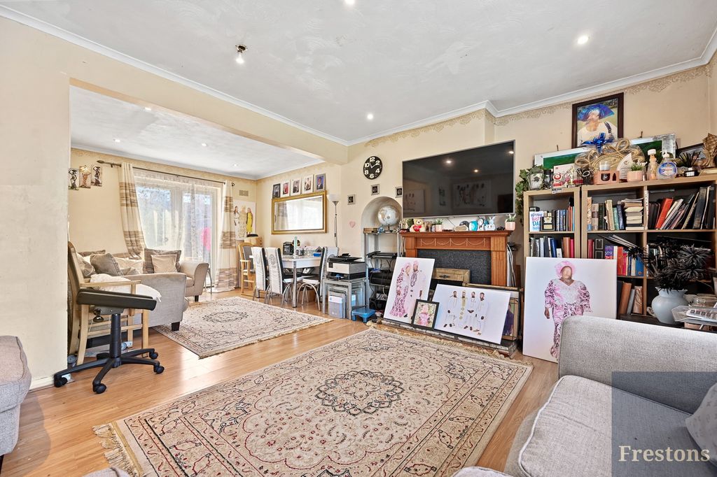 Property photo 2 of 13