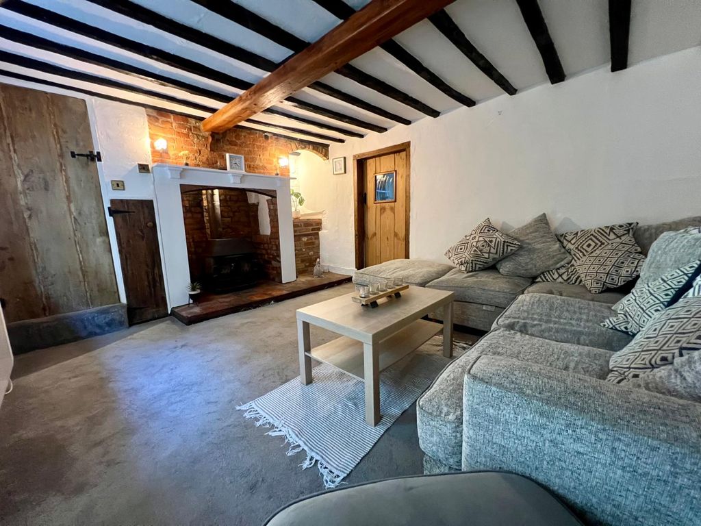 Property photo 2 of 13 Lounge