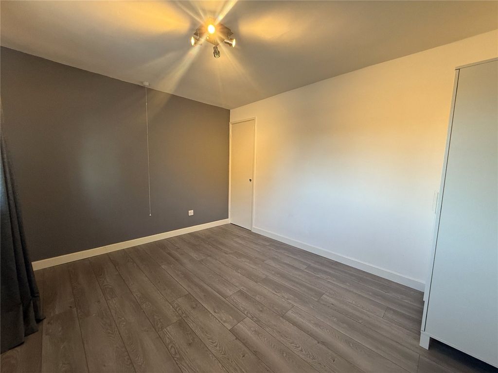 Property photo 3 of 7 Picture No. 04