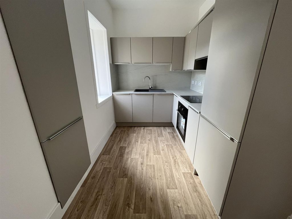 Property photo 2 of 20 Kitchen