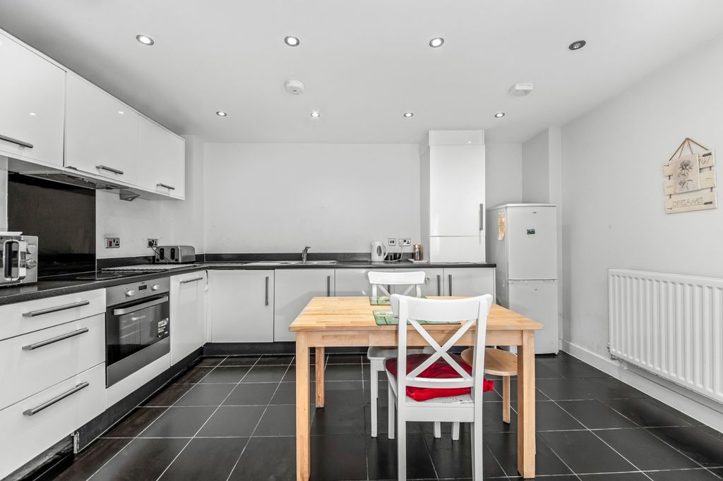 Property photo 3 of 4 Picture No. 22