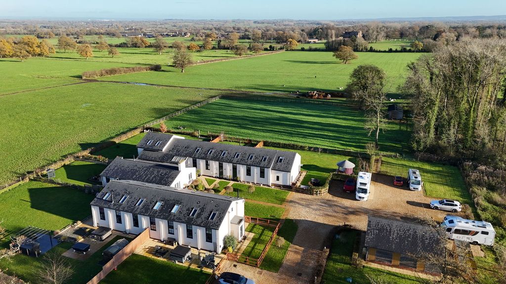 Property photo 3 of 52