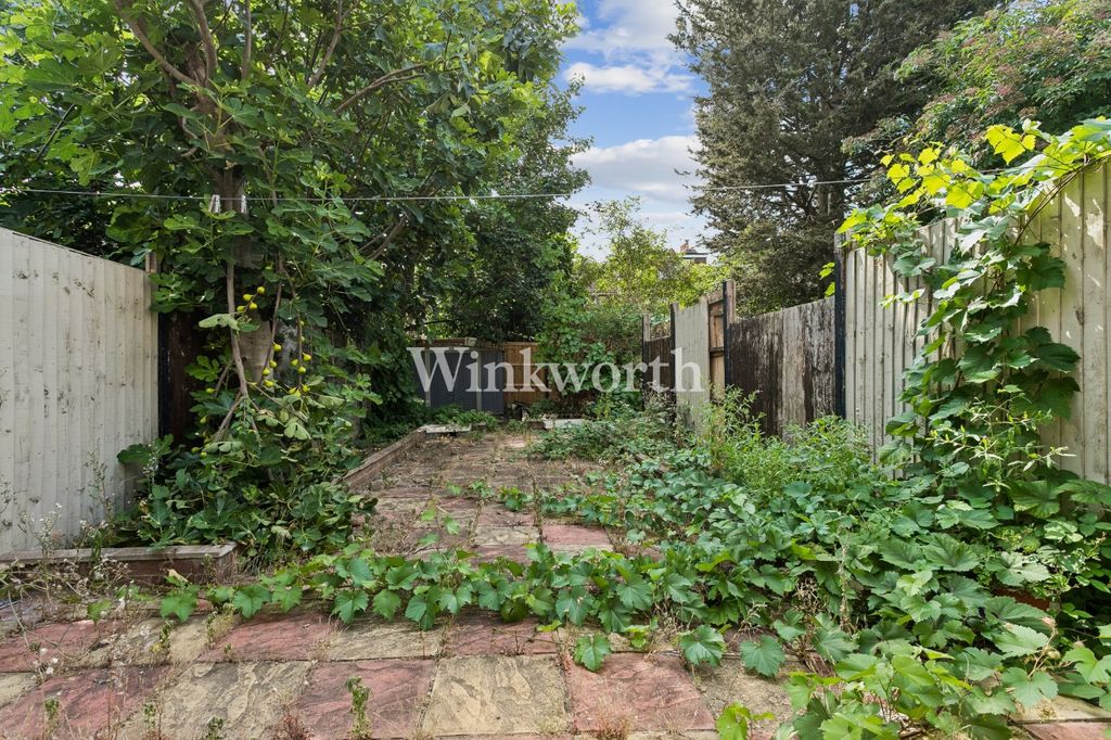 Property photo 3 of 16 Picture No. 11