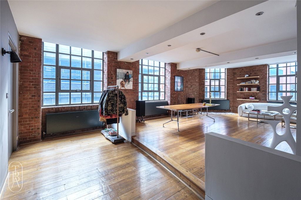 Property photo 2 of 19 Picture No. 08