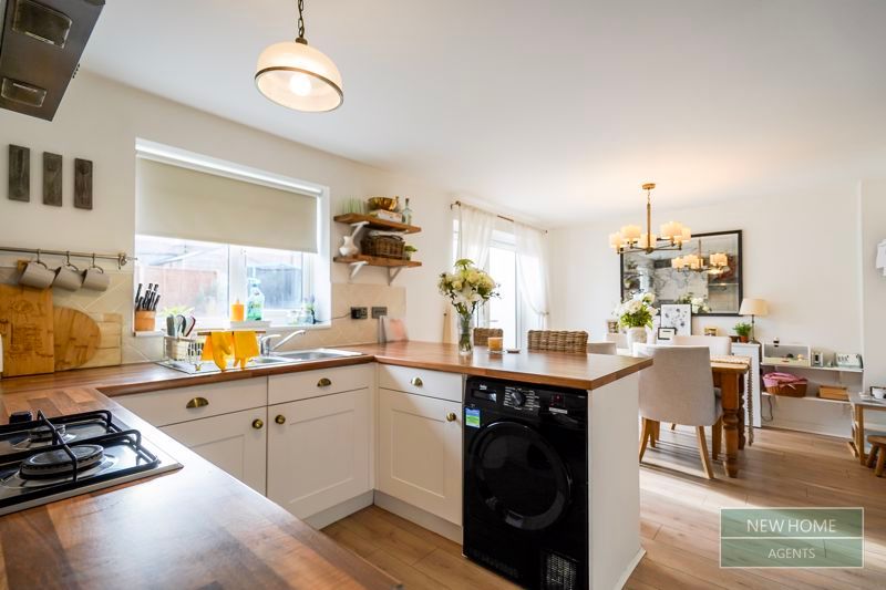 Property photo 2 of 18 Photo 11