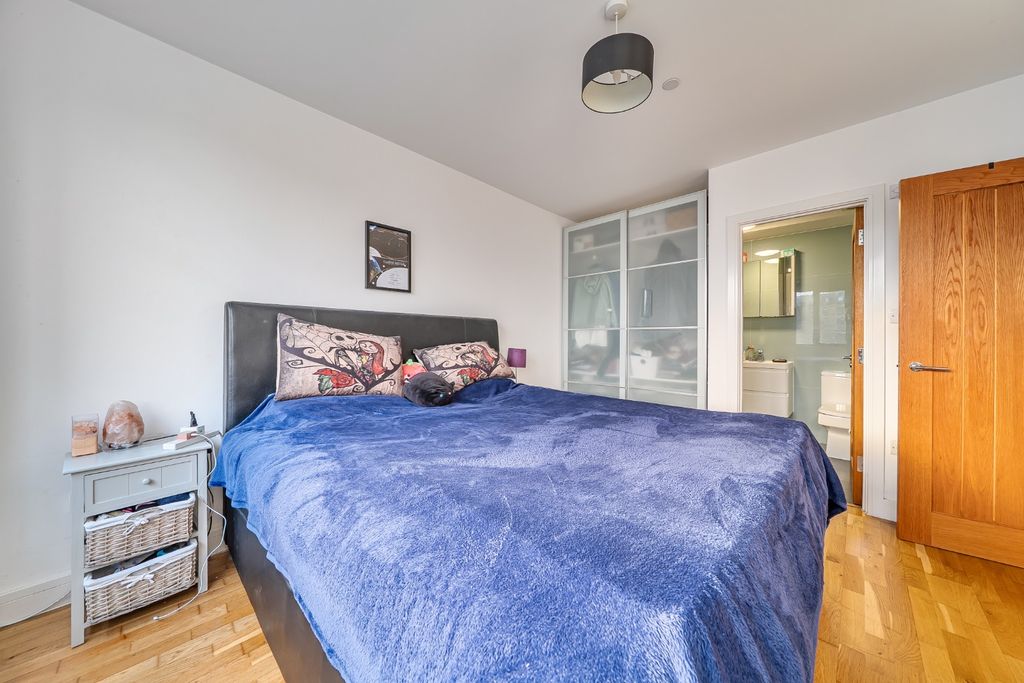 Property photo 3 of 18 4737655