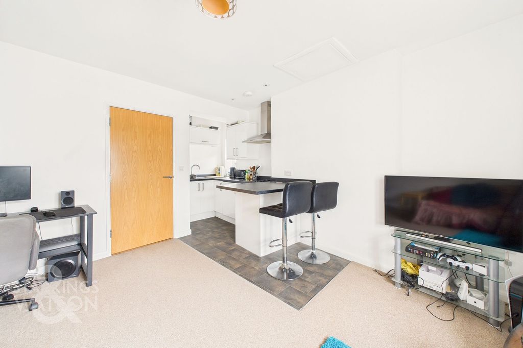 Property photo 3 of 11
