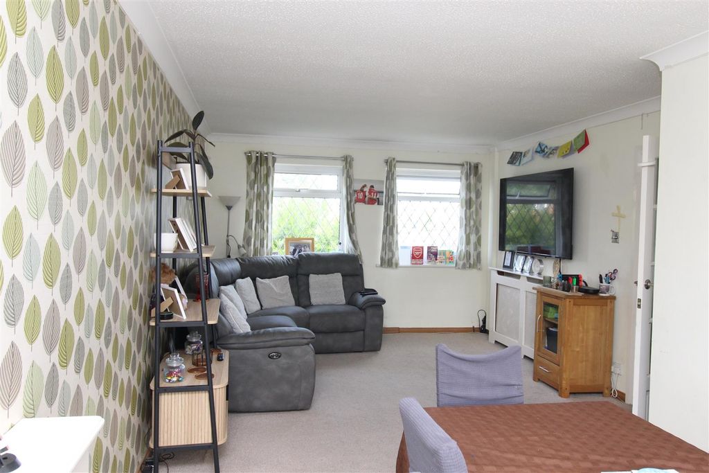 Property photo 2 of 8 Img_5379.Jpg