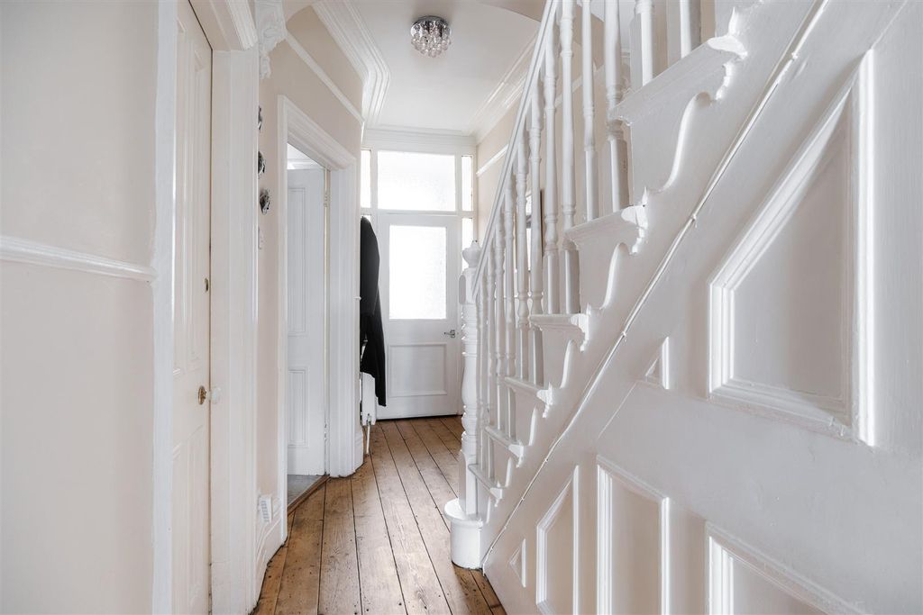 Property photo 2 of 53 Untitled (15 Of 29).Jpg