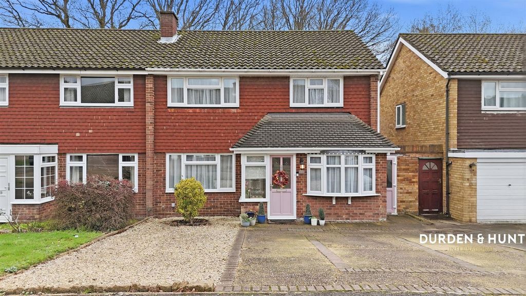 Property photo 1 of 23 Woolhampton Way