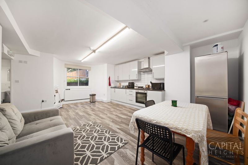 Property photo 2 of 12 Photo 4