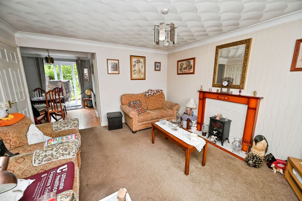 Property photo 2 of 15 Living Room