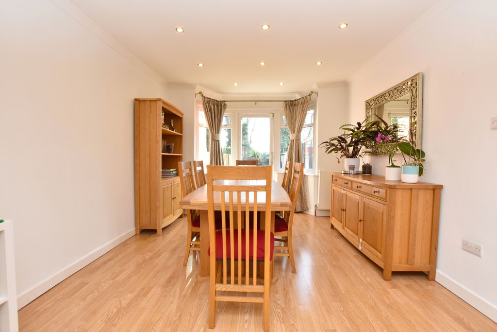 Property photo 3 of 10 Dining Room
