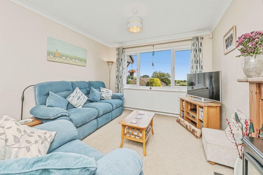 Property photo 2 of 20